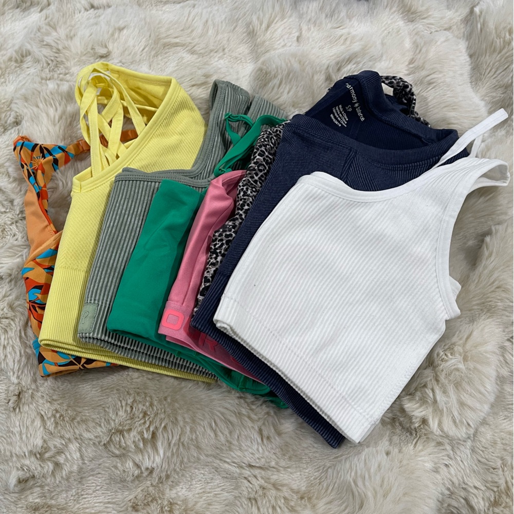 4 Sports Bras - Medium